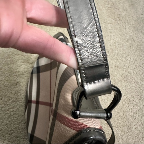 Vintage Burberry Dryden Nova Check Crossbody Bag with Patent Pewter trim GUC - Picture 13 of 16